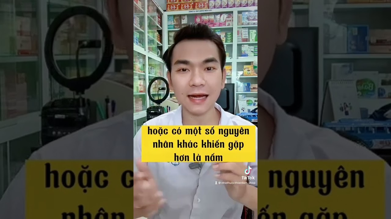 Bác sĩ phụ khoa khám và tư vấn điều trị viêm nhiễm phụ khoa đúng cách.