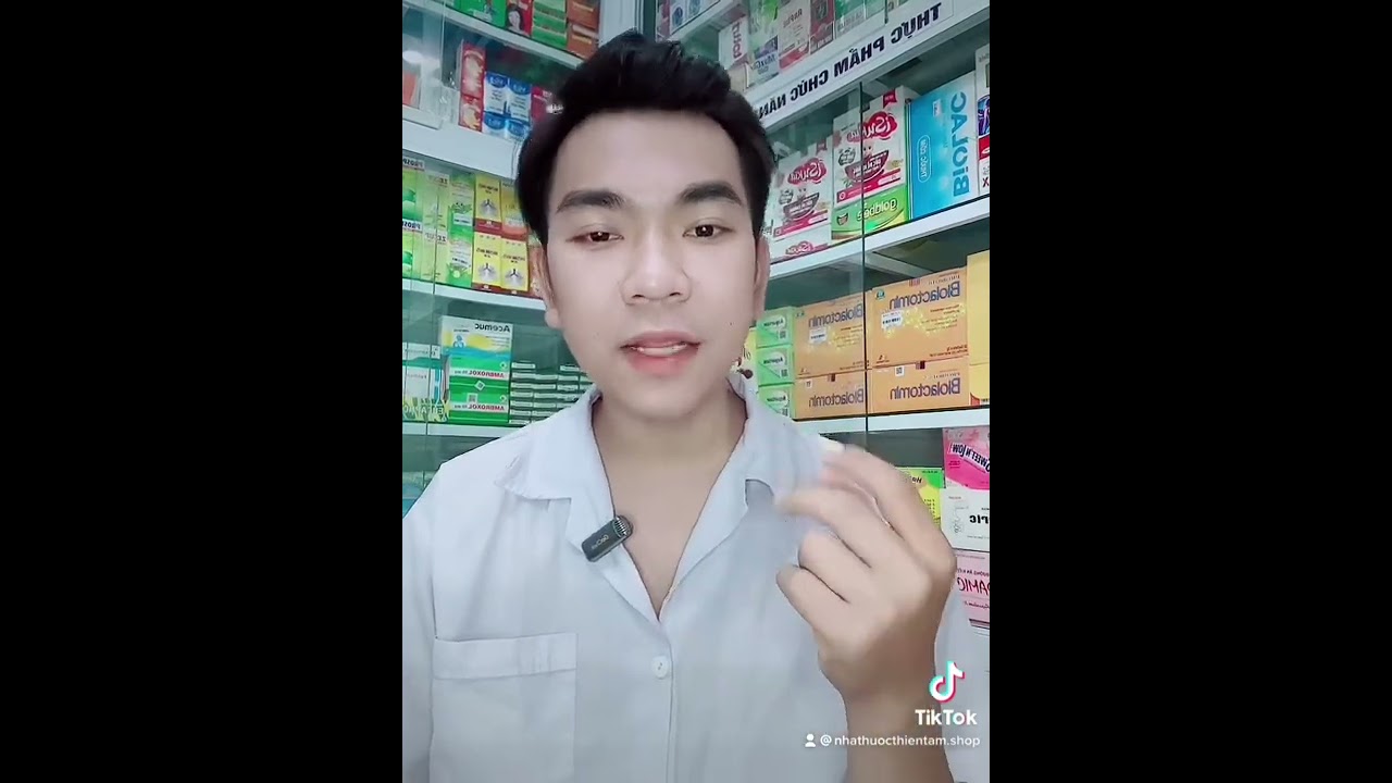 Hộp vật dụng y tế tại nhà đầy đủ cho bộ sơ cứu gia đình.